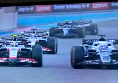 Verstappen vence GP de Abu Dhabi neste domingo