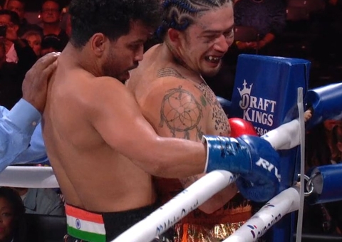 Nos EUA, Whindersson é derrotado por lutador profissional indiano antes de embate de Mike Tyson