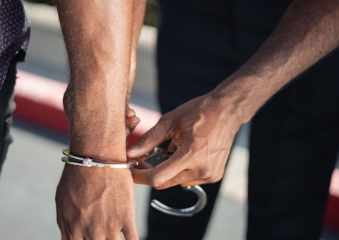 Suspeito de participar de tiroteio com dois mortos em mercadinho é preso em Manaus