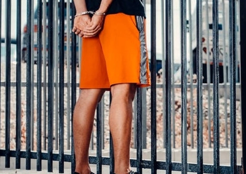 Homem é preso com 16 celulares após assalto a ônibus em Manaus