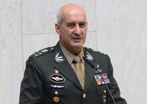 Centrão pressiona por saída de general Ramos e Bolsonaro avalia minirreforma ministerial