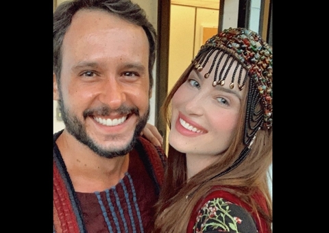 Atores que interpretam Rebeca e Isaque de Gênesis emendam 2º par romântico
