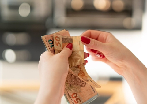 Veja se tem direito a receber uma bolada do FGTS paga pela Caixa neste mês