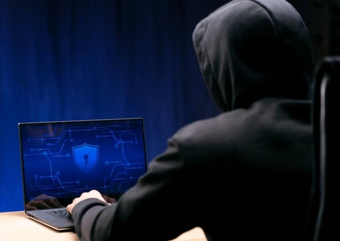 Adolescente é suspeito de chefiar grupo que hackeia e vende logins da polícia e Exército