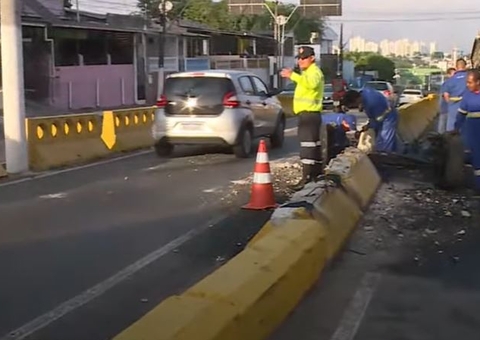 Trecho da Av. Darcy Vargas é interditado após acidente com rota do Distrito