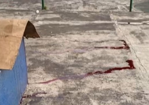 Morador de rua é morto a pauladas em praça de Manacapuru