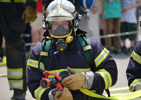 Incêndio em prédio de empresa em Jacarta deixa 17 funcionários mortos