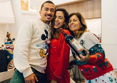 Anitta, Viih Tube, Débora Secco e mais, veja como foi o Natal dos famosos