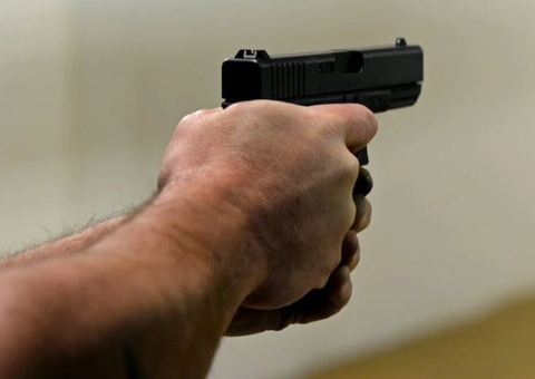 Homem morre ao ser baleado em área vermelha em Manaus