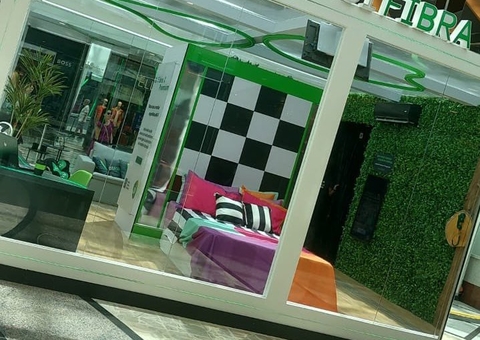 Casa de vidro surge em shopping no Rio e internautas especulam Repescagem no BBB; saiba o que é