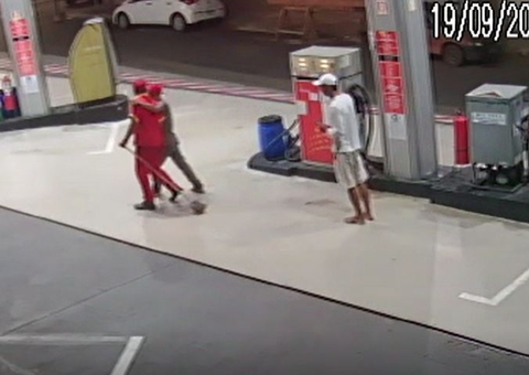 Vídeo: Dupla assalta posto de combustíveis em área vermelha em Manaus