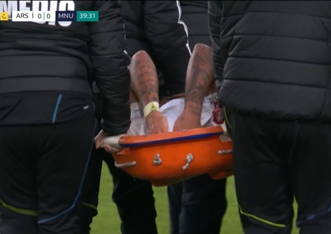 Gabriel Jesus deixa gramado chorando após lesão na Copa da Inglaterra