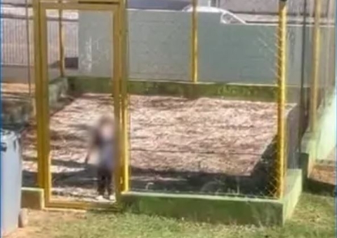 Funcionária tranca criança de dois anos em 'jaula' dentro de escola e causa revolta