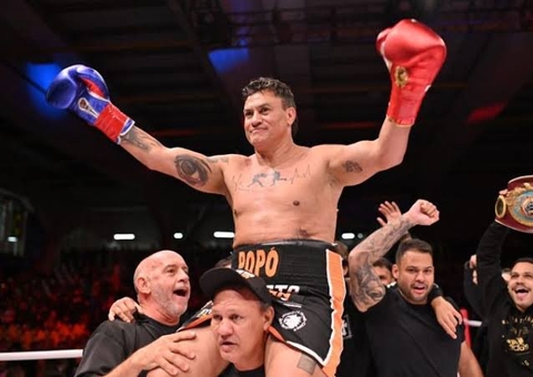 Bambam vira piada na internet após ser nocauteado por Popó em 36 segundos