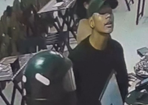 Vídeo: Armados, criminosos assaltam sorveteria e aterrorizam mulheres em Tefé