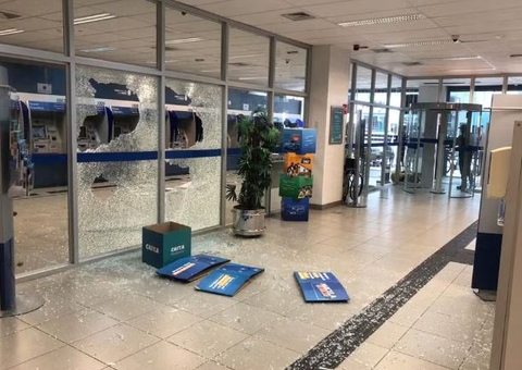 Cliente enfurecido quebra agência da Caixa após não conseguir sacar FGTS