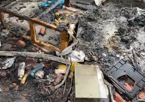 Casas são incendiadas por criminosos em meio à guerra de facções no Amazonas