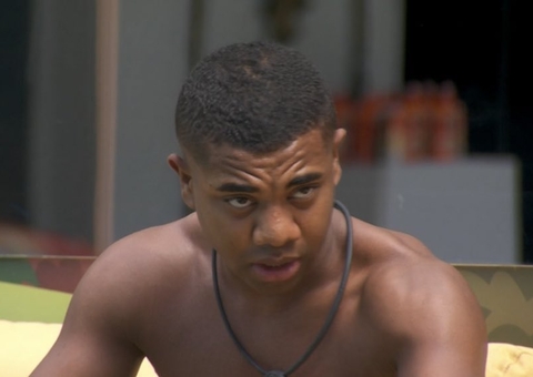 BBB 24: Globo apaga vídeo de suposto tapa no bumbum de Davi em Fernanda