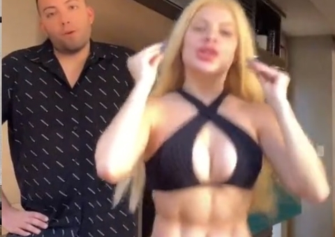 GKay tem corpo criticado após plásticas e rebate; veja o 'antes x depois'