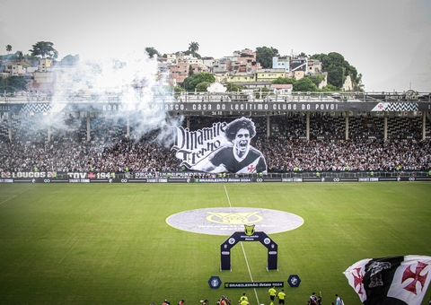 Vasco vence Grêmio em jogo com homenagem a Dinamite