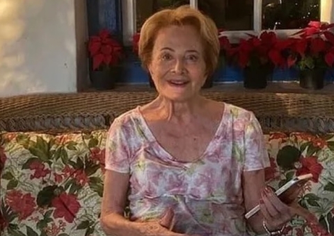 Com covid-19, Glória Menezes tem oxigênio nasal retirado e segue internada