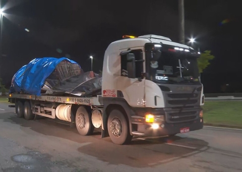 Destroços de avião que caiu com Marília Mendonça chegam para perícia no RJ
