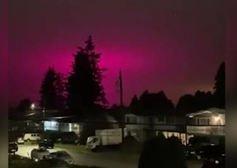 Céu rosa intriga moradores do Canadá e polícia revela motivo