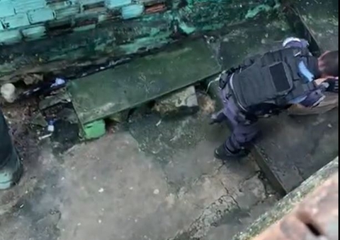 PMs presos durante operação foram flagrados roubando drogas de traficantes, veja vídeos