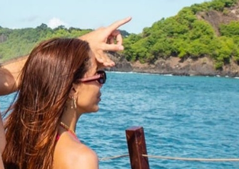 Anitta fecha pousada em Noronha para 4ª festa de aniversário; veja fotos