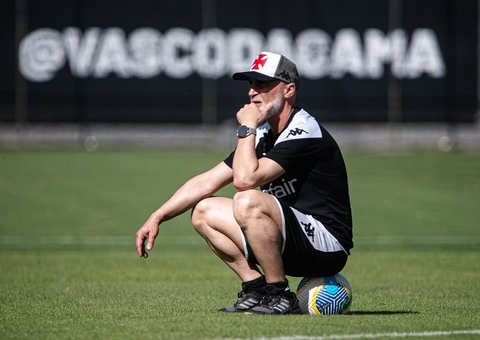 Vasco prepara demissão de Álvaro Pacheco após três derrotas