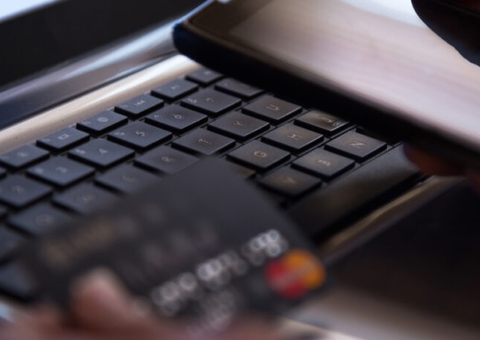 Banco deve indenizar cliente por empréstimo contraído por golpe