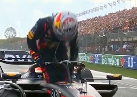 Verstappen supera chuva, vence na Holanda e iguala recorde de Vettel na F-1