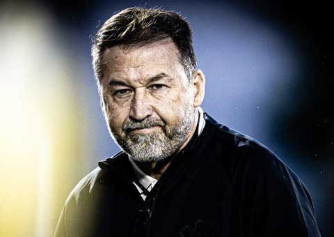 Após polêmica, presidente do Corinthians diz que foi traído no time