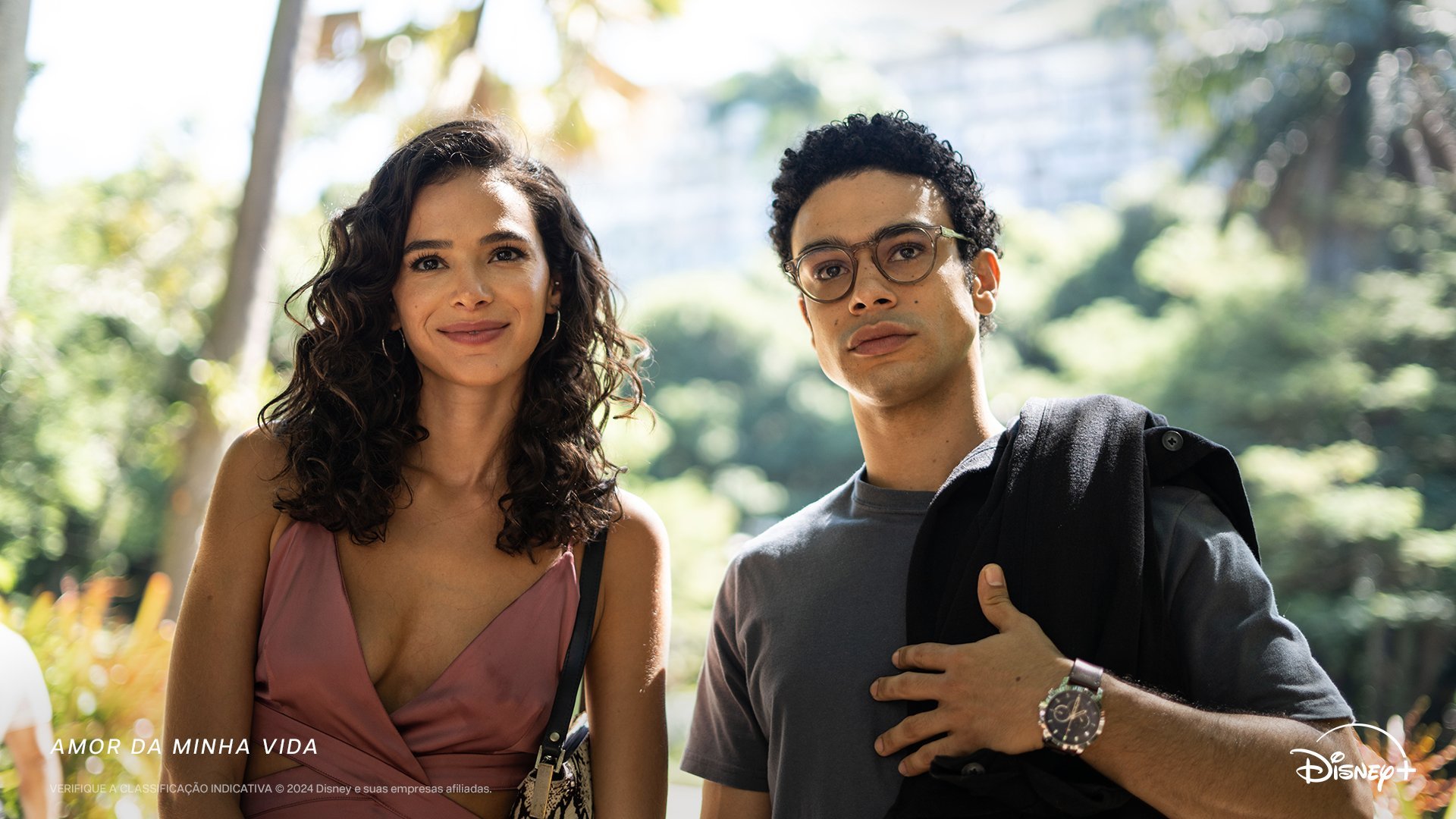 Bruna Marquezine estreia como diretora em série da Disney