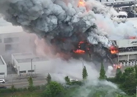Vídeos: Incêndio em fábrica deixa 22 mortos na Coreia do Sul