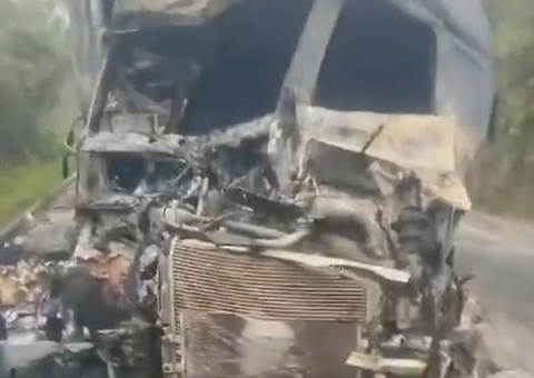 Acidente entre carretas na BR-174 deixa três feridos