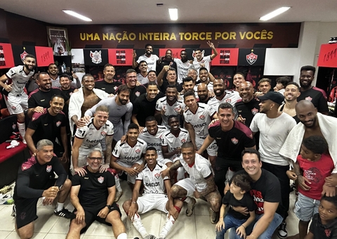 Vitória bate Inter com pênalti nos acréscimos e quebra jejum no Brasileirão