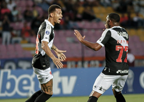 Vasco joga mal, é goleado pelo Puerto Cabello e se complica na Sul-Americana