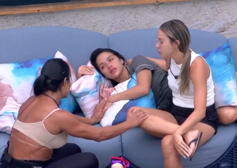 Abalada, Eva chora após ser exposta em almoço e é consolada por Gracyanne