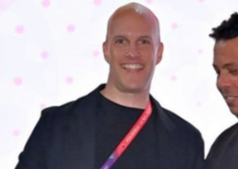 Mulher de jornalista morto no Qatar revela causa da morte do marido