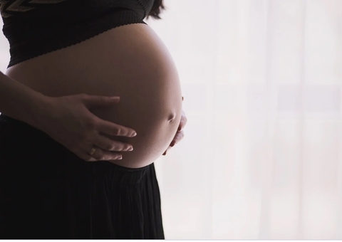 Ministério da Saúde inclui grávidas em vacinação após casos graves de covid