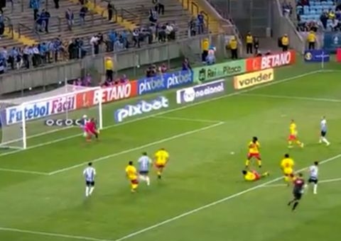 Grêmio vence o Brusque e se despede como vice