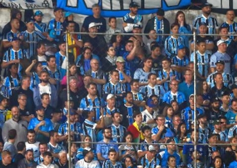Grêmio optou por não jogar com camisa rosa, mas pode rever decisão