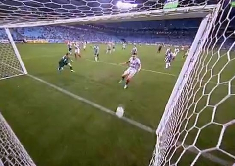 Grêmio sofre fora de casa e revê instabilidade na reta final da Série B