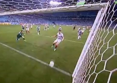 Com ânimo renovado, Grêmio encara Sampaio Corrêa buscando aumentar vantagem no G4