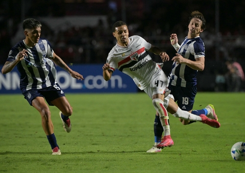 São Paulo vence Talleres e vai às oitavas da Libertadores como líder do Grupo D