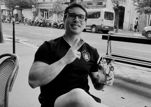 Cantor morre ao sofrer descarga elétrica durante show