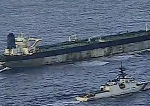 EUA divulgam vídeo da apreensão do petroleiro Marinera