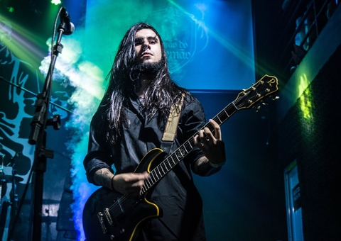 Guitarrista amazonense homenageia cantor Zezinho Côrrea em live 