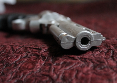 Homem morre ao atirar contra policiais durante perseguição em Manaus